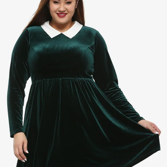 Hot Topic Green Velvet Long-Sleeve Dress- NWT- Size 3x - Picture 2 of 6